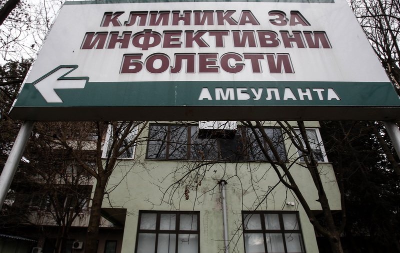 Досега 35 потврдени случаи на западнонилска треска, шестмина се критично