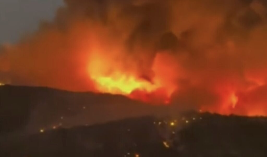 Шумски пожари во Калифорнија, едно лице загина
