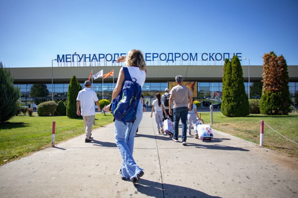 Раст на авиособраќајот од 32 проценти: За 6 месеци во Скопје и Охрид повеќе од 2 милиони патници