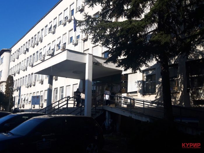 МЗ: Обезбеден итен авионски транспорт и континуирана медицинска грижа за млад пациент