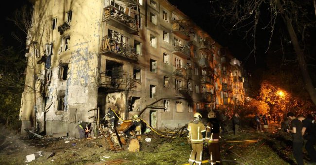 НАЈМАЛКУ 9 ЗАГИНАТИ ВО РУСКИ РАКЕТНИ НАПАДИ ВРЗ КИЕВ, ЗЕЛЕНСКИ БАРА ОД СОЈУЗНИЦИТЕ ИТНА ИСПОРАКА НА СИСТЕМИ ЗА ПРОТИВВОЗДУШНА ОДБРАНА