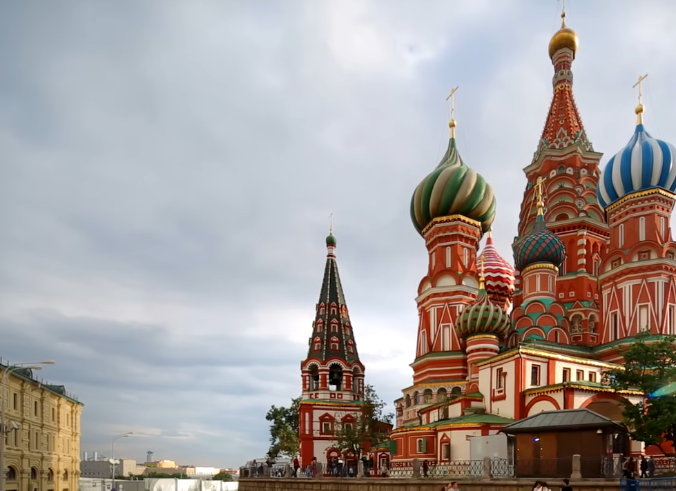 Москва ја ограничува продажбата на гориво – колку смеат да полнат по возило?