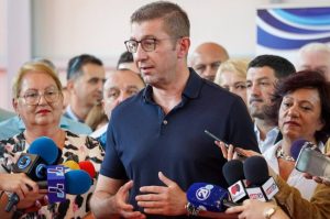 Мицкоски за Вучиќ: Не сакам да коментирам изјави кои наликуваат на изблици од минатиот век