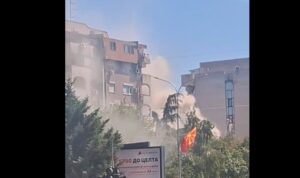 (ВИДЕО) Пожар во ТЦ Лептокарија во Скопје – се запали угостителски објект