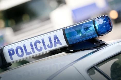 ПЕТ ЛИЦА ЗАД РЕШЕТКИ ПО СЕМЕЈНА ВЕСЕЛБА ВО СЕЛО БРОШТИЦА - истепале жител на село Могорче кој завршил во болница