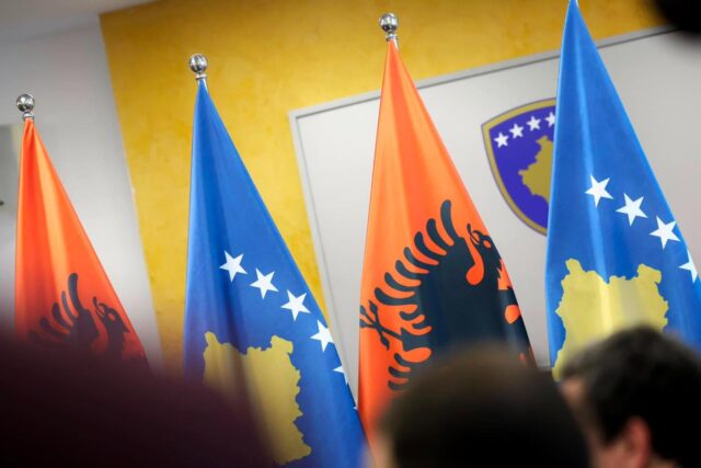 Албанија по посетата на Зеленски на Белград: Косово е неповратна реалност, Србија треба да го признае