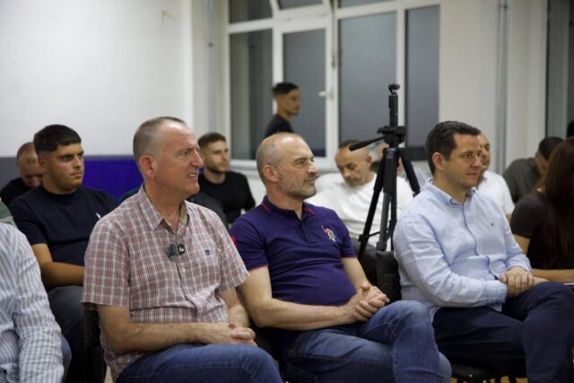 Ситуацијата во Гостивар се движи кон нормализација, порачаа од АА и му изразија поддршка на градоначалникот Лимани
