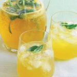 Лимон и вода наутро: Што навистина му прави оваа навика на организмот?