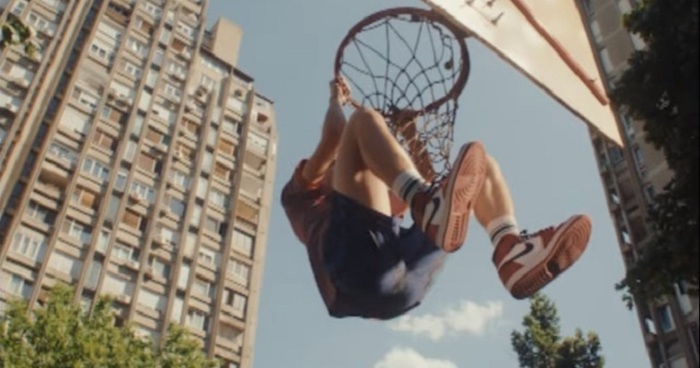 Новата кампања на Foot Locker ја раскажува еволуцијата на културата на патиките