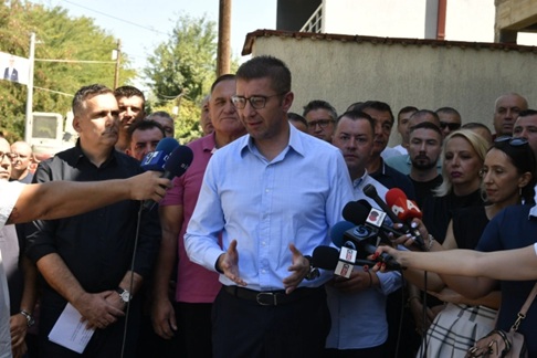 МИЦКОСКИ: Изградба на 6 автопатски делници во исто време во Македонија, денес се гради на повеќе од 1.200 места низ земјата