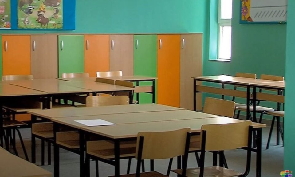 Алармантен демографски тренд: Во новата учебна година дури 4.900 помалку првачиња