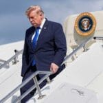 Трамп предупредува дека преговорите со Иран се последна шанса за завршување на војната, цените на нафтата растат