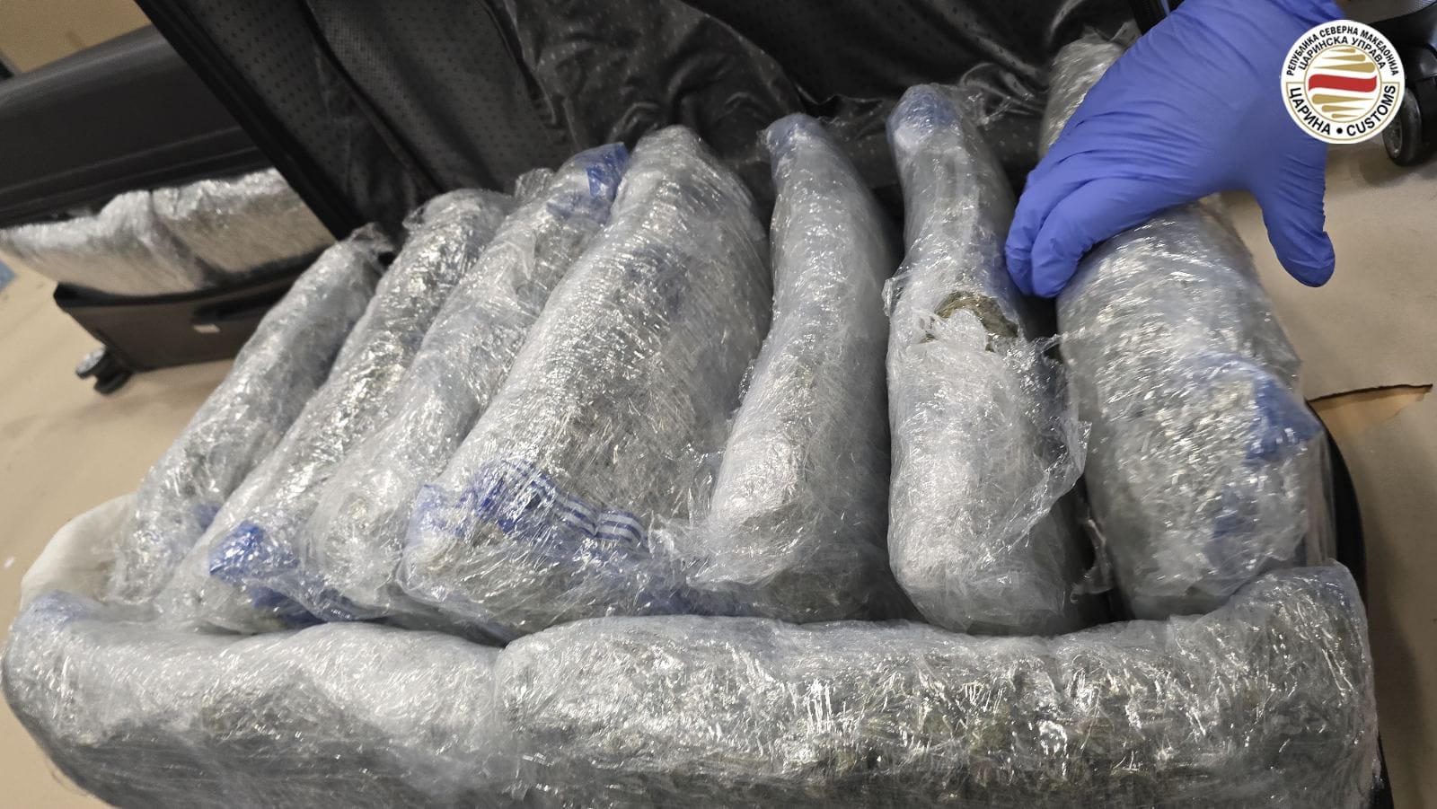 Нови седум осомничени за транспорт на марихуана од Македонија во Србија: Дрогата била прикриена како храна, перници и јоргани