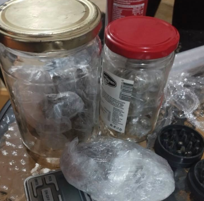 Уапсено едно лице во Скопје, при преглед пронајдени 25 пакувања марихуана
