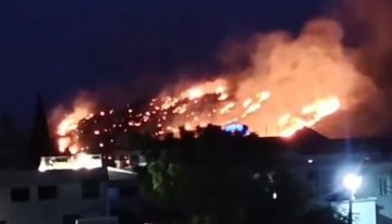 (ВИДЕО) ОГНОТ СТИГНА ДО КУЌИТЕ ВО СУТОМОРЕ: Голем пожар го прекри летувалиштето со густ чад