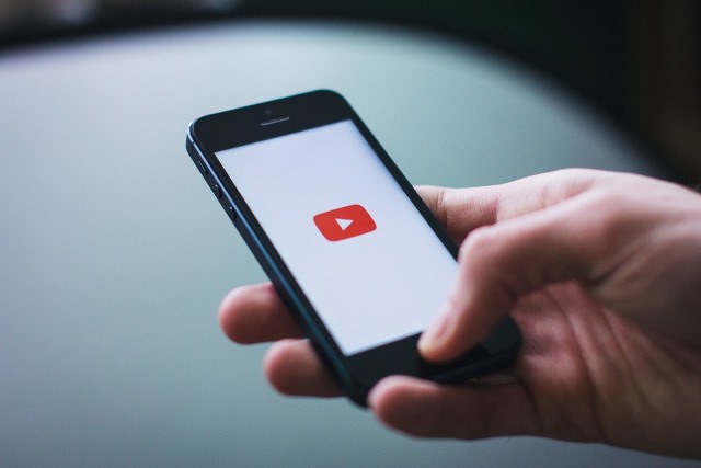 YouTube ги заострува условите за монетизација на креаторите на содржини