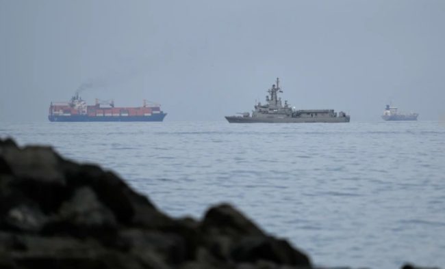 ИРАН ИЗНЕСЕ НОВИ УСЛОВИ ЗА ПОВТОРНО ОТВОРАЊЕ НА ОРМУСКИОТ ТЕСНЕЦ, БАРА ОД САД ДА ЗАПРАТ СО ВОЈНАТА И ЗАКАНИТЕ