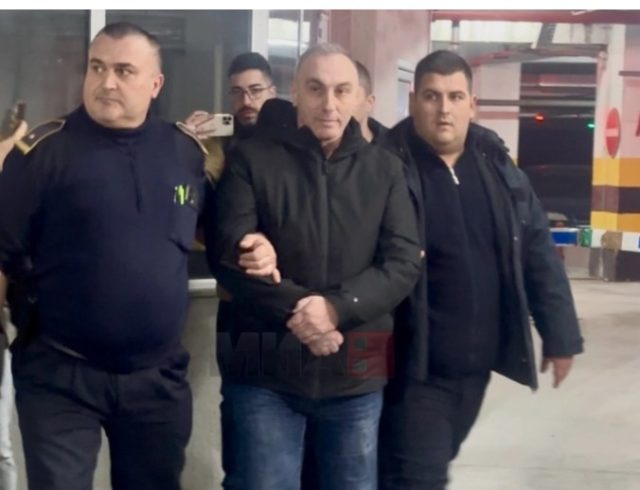 Поради вакви како Груби и oбвинителот Даниел од слобода ни се смеат и ликови како Заев и брат му Вице