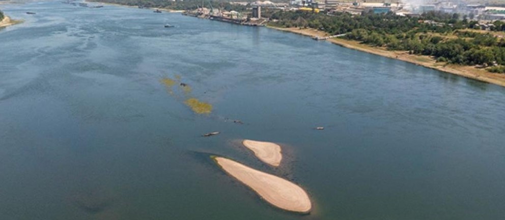 Нискиот водостој на Дунав го парализира товарниот сообраќај во Австрија