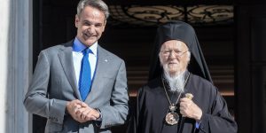 Вартоломеј ќе го венча синот на Мицотакис во септември 2027 година