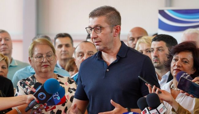 СЕ НАДЕВАМ ДЕКА СО ИЗМЕНИТЕ ВО КРИВИЧНИОТ ЗАКОНИК ЌЕ ИМА КАЗНИ ЗА ЛИЦА КОИ СОЗДАВААТ ХИСТЕРИЈА, РЕЧЕ МИЦКОСКИ ЗА ЛАЖНАТА ВЕСТ ДЕКА Е ЗАГАДЕНА ВОДА ВО СКОПЈЕ
