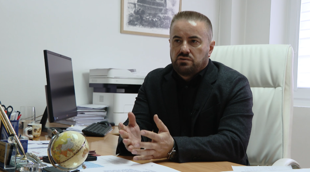 На Инфективна нема пациенти со тегоби од скопската вода – вели директорот Фадил Цана