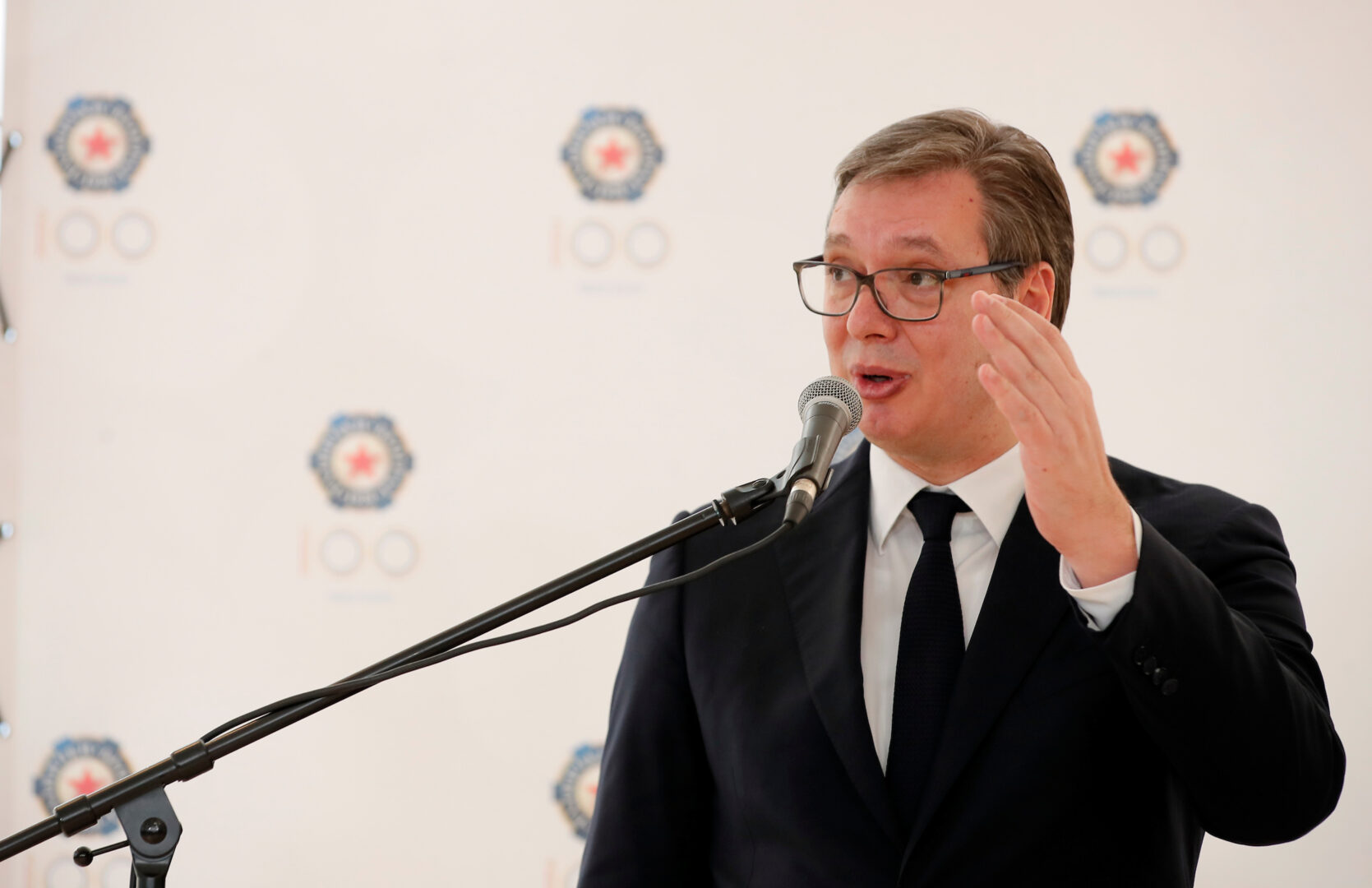 Вучиќ: Сите станавме разгалени, никој не сака да го исклучи клима-уредот