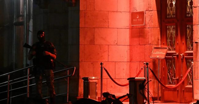 ТРОЈЦА ЗАГИНАТИ И НАД 20 ПОВРЕДЕНИ ВО ЕКСПЛОЗИЈА НА БОМБА ПРЕД ИТАЛИЈАНСКИ РЕСТОРАН ВО МОСКВА