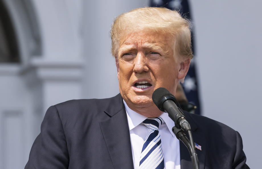 Вооружен маж уапсен во голф-клубот на Трамп