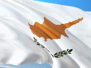 Речиси два милиони евра приходи за Кипар од царината за мали пратки од трети земји