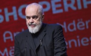 Рама: Самитот на НАТО во Тирана ќе го обезбедуваат „супер интелигентни“ дронови произведени во Албанија