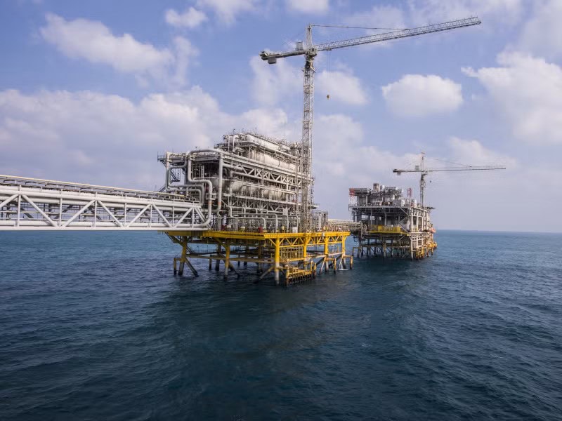 НОВ СКОК НА НАФТАТА: Затишјето на светските пазари прекинато со новите напади на САД врз Иран