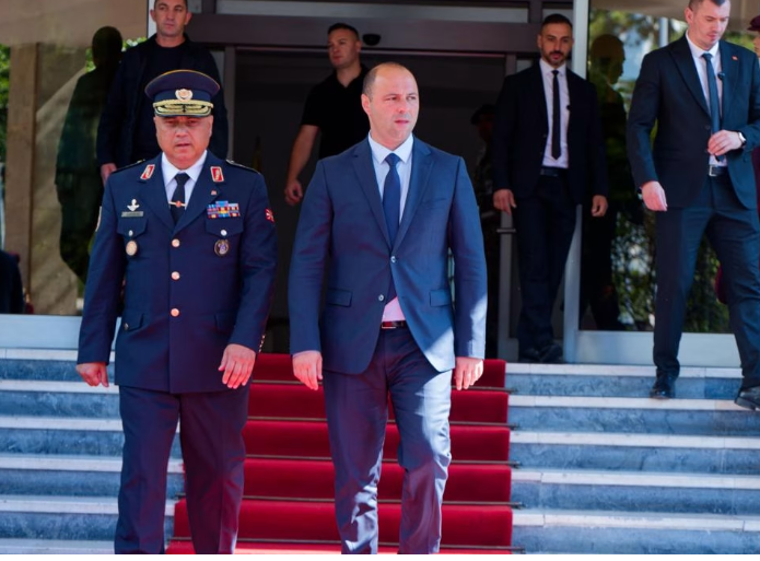 Мисајловски најави дека вработените во одбраната ќе бидат соодветно вреднувани