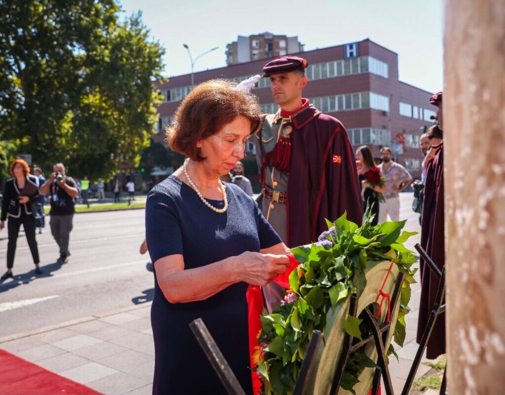 Сиљановска-Давкова: Државата се чува со младите, со мудра политика и национално помирување