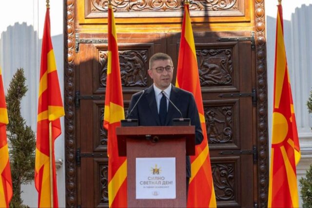 Мицкоски и на 35-годишнината од независноста ја нападна опозицијата и повторно го спомна „талогот“