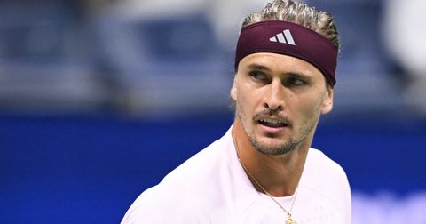 Зверев сигурен против Табило, без загубен сет до место меѓу најдобрите шеснаесет во Њујорк