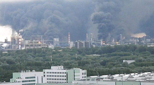 РУСИЈА ЈА ИЗГУБИ КОНТРОЛАТА ВРЗ СВОЈАТА НАФТЕНА ИНДУСТРИЈА ПОРАДИ УКРАИНСКИТЕ НАПАДИ, ВЕЛИ ТРАМП