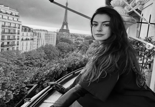 Мисла на денот од Ен Хатавеј: „Моќта не е ништо без почит - мора да се има трпение, позитивност, перспектива, манири, љубезност...“