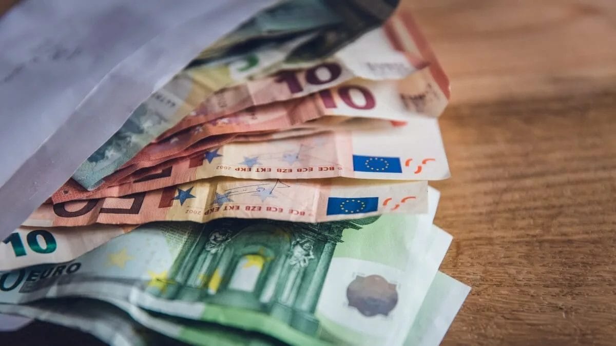 Црна Гора ја удвојува минималната плата и ги укинува придонесите: Дали е применливо и во Македонија?
