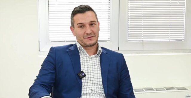 Од 49 набавени, главниот град ќе добие 27 комунални возила – Трајановски: За ова ли го затрупавте Скопје во ѓубре? Уште од сега го осеќам мирисот на шампон