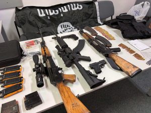 Акција на АНБ и МВР во Скопје: петмина уапсени, поврзани со тероризам и со ИСИС