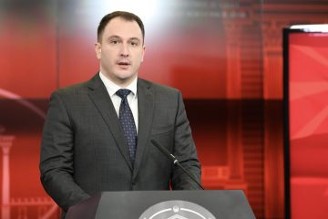 Андоновски: Дата-центрите се чиста индустрија, во светот ќе се вложат 7 трилиони долари за 6 години, само кај нас се креира отпор, а во ЕУ е трка по инвеститори