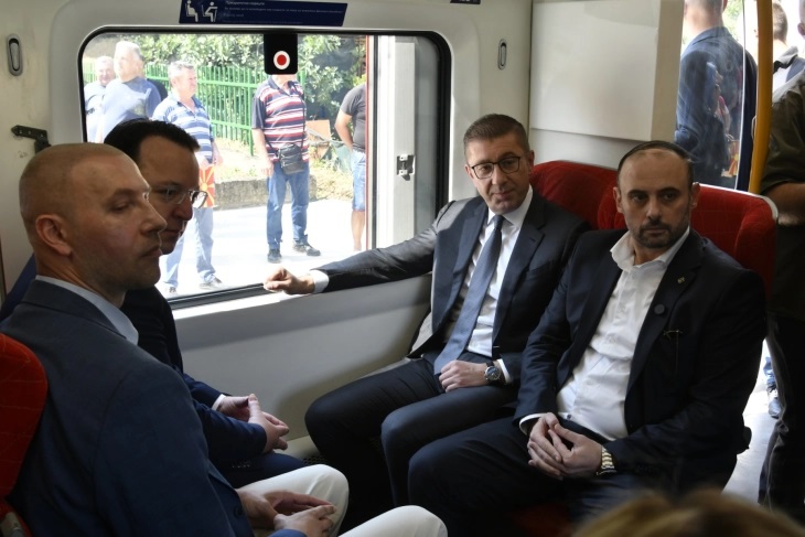 Мицкоски, Николоски, Ѓорѓиевски се повозија со Градскиот воз