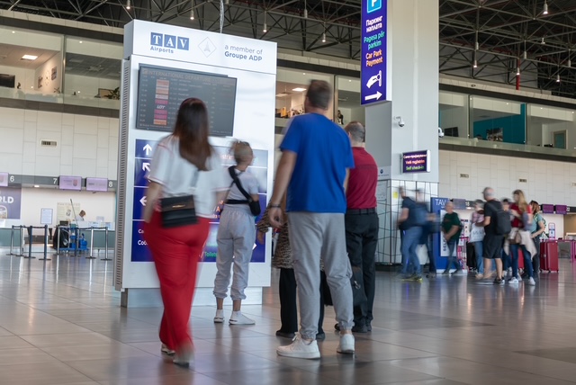 ТАВ Аеродроми: Меѓународниот Аеродром Скопје официјално ја доби наградата ASQ за „Најпријатно аеродромско искуство во Европа“ на Глобалниот самит за патничко искуство на ACI во Истанбул