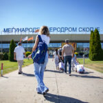 ТАВ Аеродроми: Меѓународниот Аеродром Скопје официјално ја доби наградата ASQ за „Најпријатно аеродромско искуство во Европа“ на Глобалниот самит за патничко искуство на ACI во Истанбул
