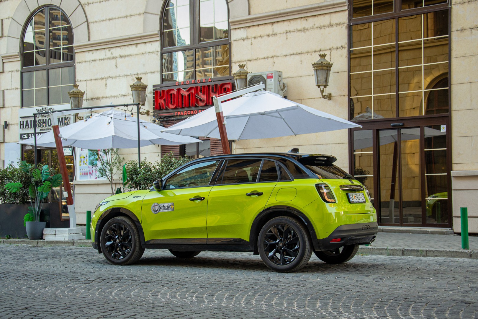 Тест Fiat 600 1.2 Hybrid 136 AT Sport: Кога стилот добива спортски карактер