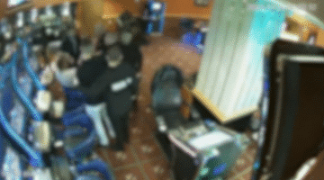ХАОС ВО СКОПСКО КАЗИНО: Две лица кршеле инвентар и активирале противпожарни апарати, гости и вработени завршиле на Клиника