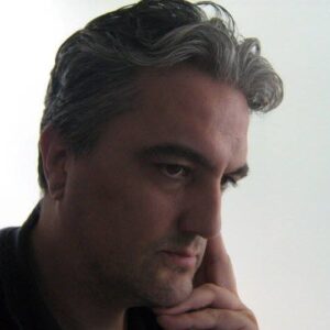 Приказната која ќе ве трогне: прошталниот коктел на остарената страдалничка