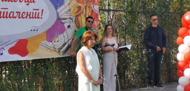 Сиљановска-Давкова до првачињата: Учете, бидете љубопитни, другарувајте и бегајте од насилство