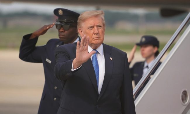 САД ЌЕ СИ ГИ БАРААТ ПАРИТЕ НАЗАД ЗА ВОЕНАТА ПОМОШ ЗА УКРАИНА, КАЖА ТРАМП